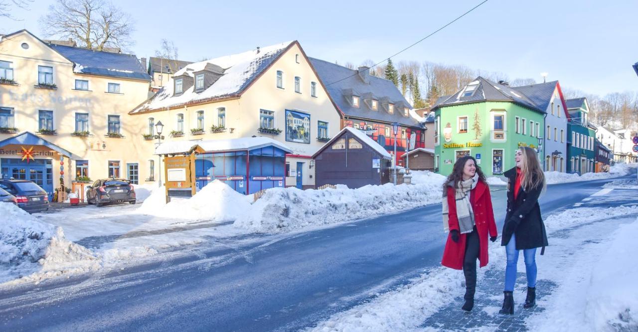 Hotel Erbgericht Buntes Haus Seiffen Eksteriør billede